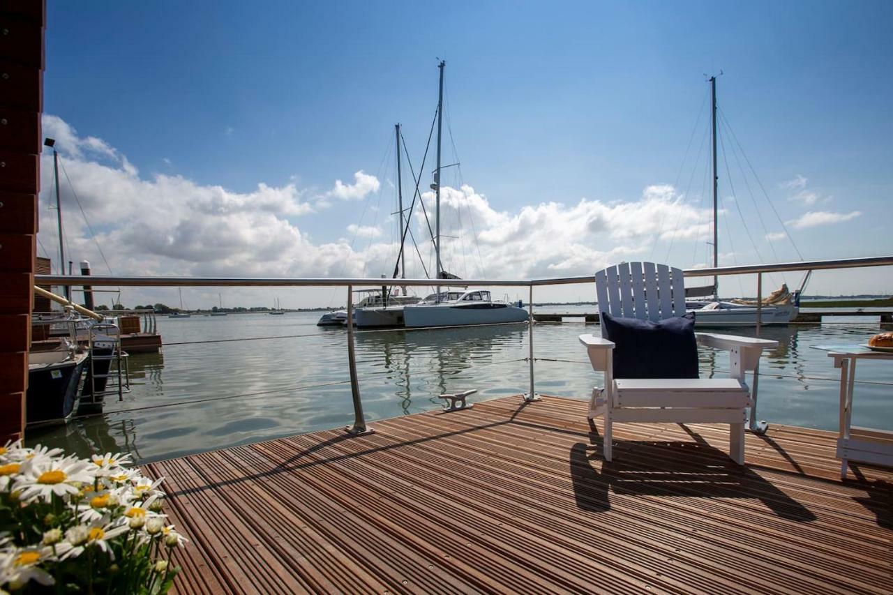 Hotel Sea Breeze Ark 900 Emsworth Exterior foto