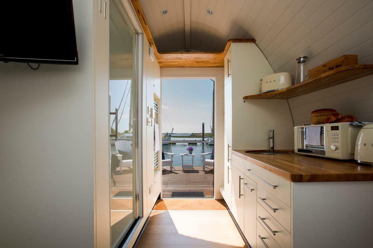 Hotel Sea Breeze Ark 900 Emsworth Exterior foto